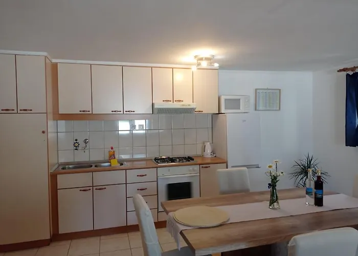 Branko With Free Parking Place Appartement Marina