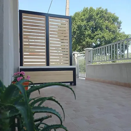 Branko With Free Parking Place Appartement *